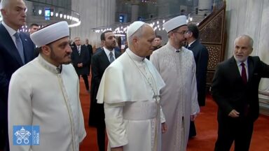 Leão XIV é visto como líder com imagem mais favorável no mundo