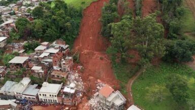 Em MG, acompanhe o trabalho das equipes de resgate em Juiz de Fora