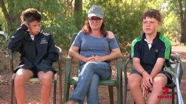 Adolescente nada quatro horas para salvar a família