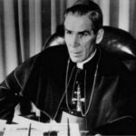 Arcebispo Fulton Sheen poderá seguir para beatificação, diz bispo