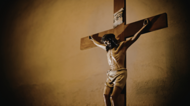 Quaresma no Vaticano: liberdade cristã é amar com amor crucificado