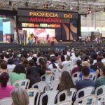 Fiéis lotam Canção Nova em fim de semana de encontros e oração