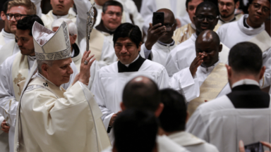 Papa aos consagrados: sejam fermento de paz e sinal de esperança