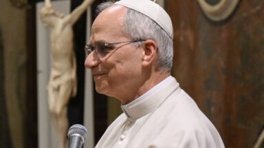 Papa: na vida religiosa, a autoridade precisa estar a serviço