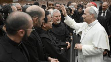 É urgente anunciar o Evangelho, frisa Papa aos padres de Roma