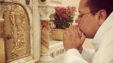 Dos desfiles de Carnaval aos retiros: padre conta reviravolta em sua vida