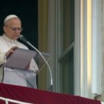 No Angelus, Papa faz reflexão sobre a ressurreição de Lázaro