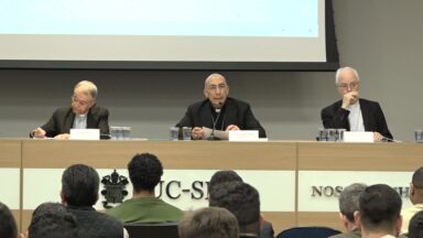 Em SP, Vigário-geral do Papa abre ano acadêmico em universidade