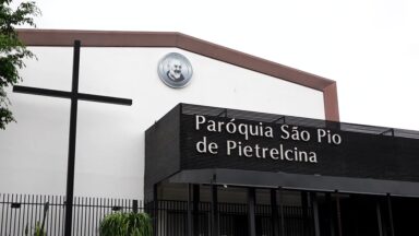 Fiéis celebram 25 anos da 1ª paróquia dedicada a São Pio de Pietrelcina