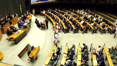 Câmara faz sessão pelos 200 anos de relações Brasil–Santa Sé