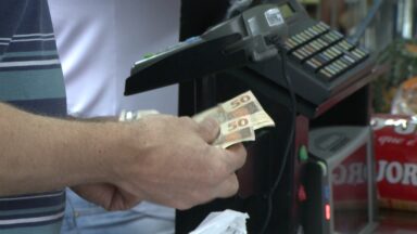 Pesquisa confirma que brasileiros fazem malabarismo para fechar o mês