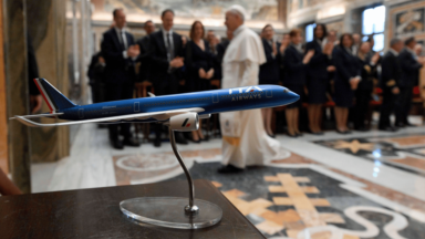 Papa condena aviões na guerra: do céu não devem vir ameaças de morte