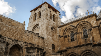 Cardeal Pizzaballa e Frei Ielpo são impedidos de entrar no Santo Sepulcro