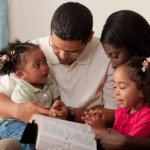 “Amoris Laetitia é uma retomada positiva da vocação ao amor”, diz padre