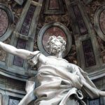 Pulinhos para São Longuinho: padre fala sobre devoção e superstição