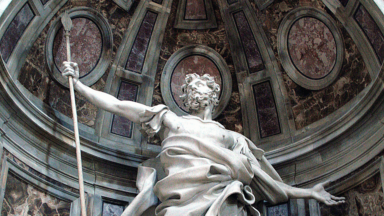 Pulinhos para São Longuinho: padre fala sobre devoção e superstição