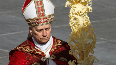 Papa: em Jesus, Rei da Paz, vemos os crucificados da humanidade