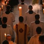 Relatório do Sínodo pede formação de padres mais próximos do povo 