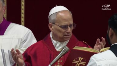 Papa Leão XIV preside a Paixão do Senhor e pede paz