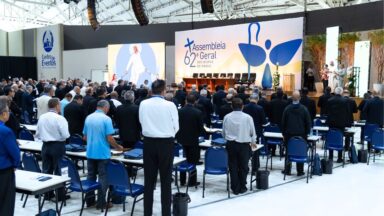 Bispos analisam atualizações no Documento sobre a Juventude