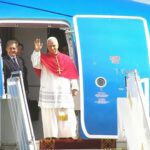 Papa Leão XIV chega a Camarões para visita de três dias