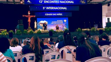 Evento dedicado às mães destaca a Eucaristia como encontro com Cristo