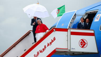 Papa Leão XIV inicia viagem à África: chegada à Argélia