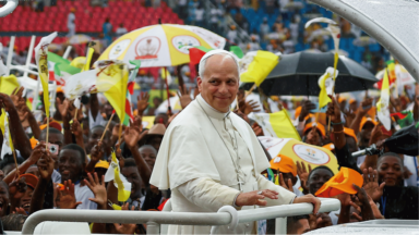 Papa encoraja famílias e jovens: testemunhar o amor de Jesus