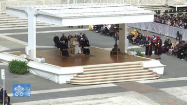 Na catequese, Papa destaca a missão dos leigos na Igreja