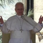 Papa afirma que a vida santa é o chamado de todo batizado