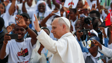 Papa: junto a Mãe do Coração, caminhamos com alegria para o Céu