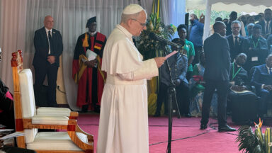 Papa às universidades: formem líderes dedicados a servir ao bem comum