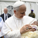 Papa Leão XIV deixa Camarões e segue para Angola