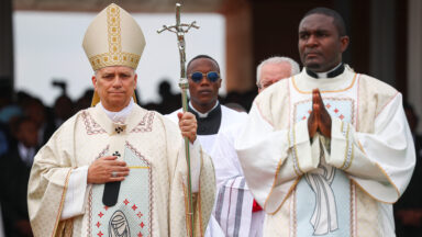 Papa: A paz de Cristo acalma e nos ajuda a seguir em frente sem medo