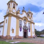 Veja os preparativos para as celebrações do Tríduo Pascal em Tiradentes