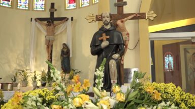 Devotos de SP celebram São Peregrino, o Santo protetor contra o câncer