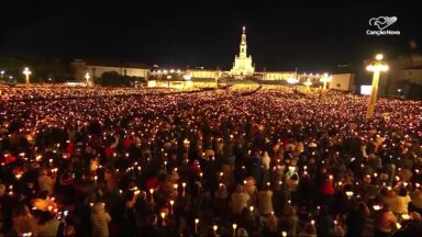 Peregrinação em Fátima reúne milhares em clamor pela paz no mundo