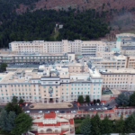 Estrutura física do Hospital Casa Alívio do Sofrimento, localizado na Itália.