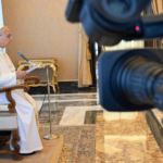 Missão da Igreja deve orientar uso de tecnologia digital e IA, afirma Papa