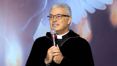 O Espírito Santo transforma o coração duro em novo, prega padre Roger