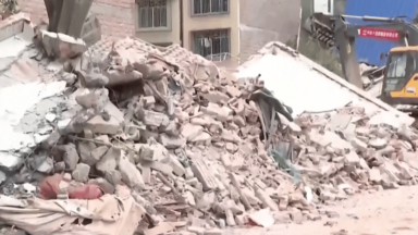 Terremoto na China deixa mortos e força deslocamento de milhares