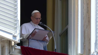 Papa envia mensagem aos filipinos e agradece viagem à Espanha