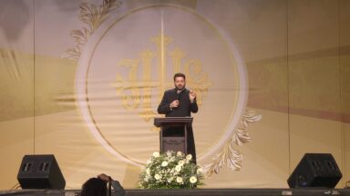 Fiéis participam de acampamento de Corpus Christi na Canção Nova