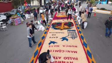 Tapetes de Corpus Christi de Santana de Parnaíba se destacam no Brasil