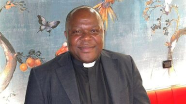 Exéquias de bispo assassinado em Quelimane começam nesta sexta