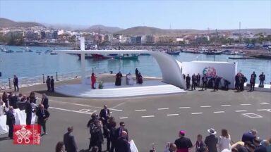 Papa denuncia exploração humana e pede proteção aos migrantes