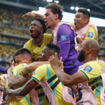 Brasil vence Japão por 2 a 1 e avança às oitavas de final da Copa