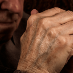 Papa: não esqueçam os idosos, o amor de Deus não esquece ninguém