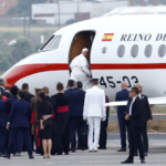 Papa retorna a Roma em aeronave cedida pelo rei da Espanha