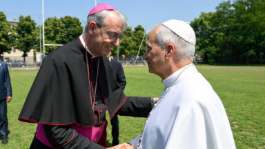 Em Pavia, Papa Leão XIV pede otimismo e foco no Evangelho aos fiéis